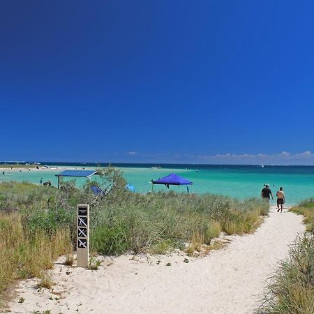 Ningaloo Club Backpackers Hostel Coral Bay Kültér fotó