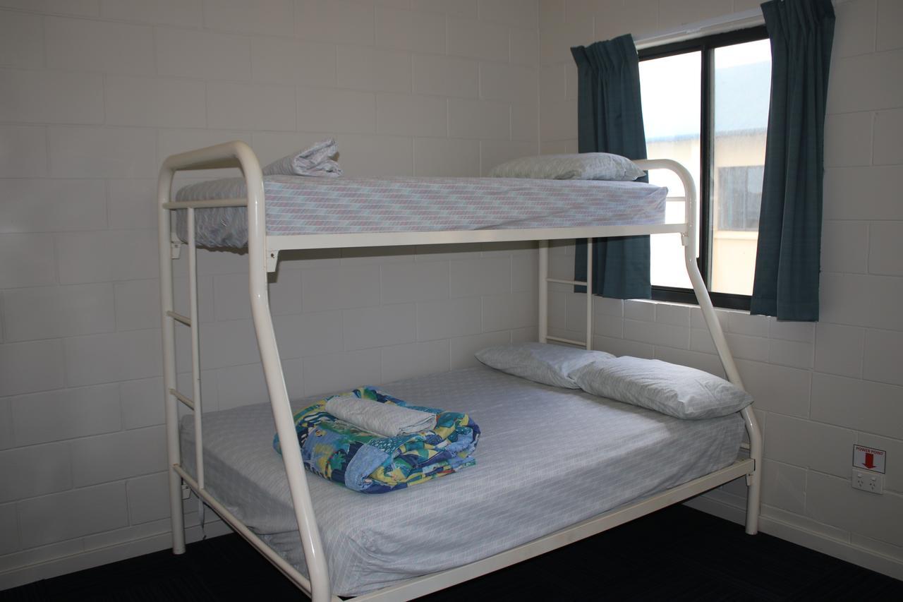Ningaloo Club Backpackers Hostel Coral Bay Kültér fotó