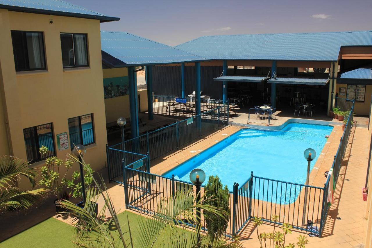 Ningaloo Club Backpackers Hostel Coral Bay Kültér fotó